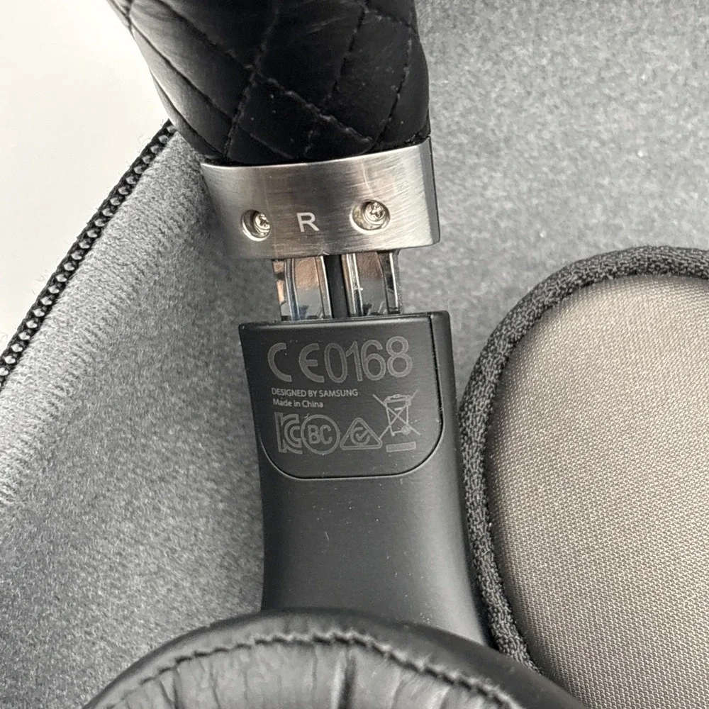 Samsung LEVEL OVER EO-AG900 Over-Ear Headphones Black w/ Cable & Case TESTED EUC